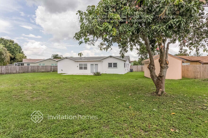 Building Photo - 8758 SW 11th St