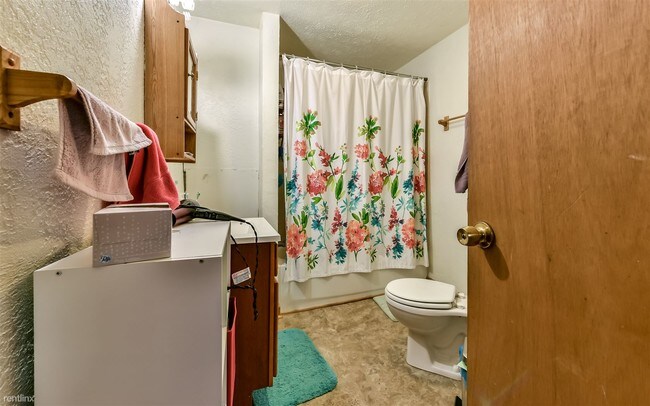 Building Photo - 513 Zulema St