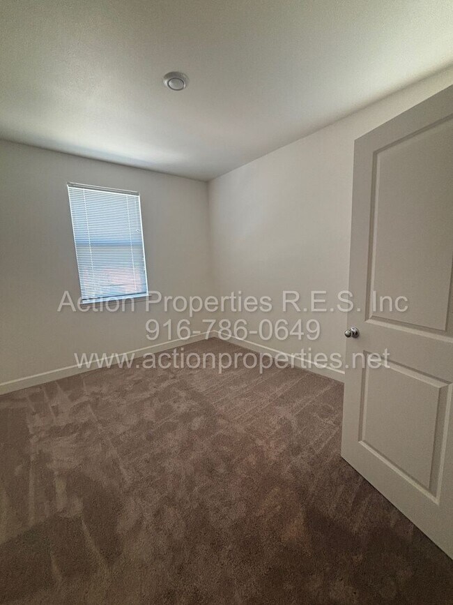 Building Photo - 1611 Lion St