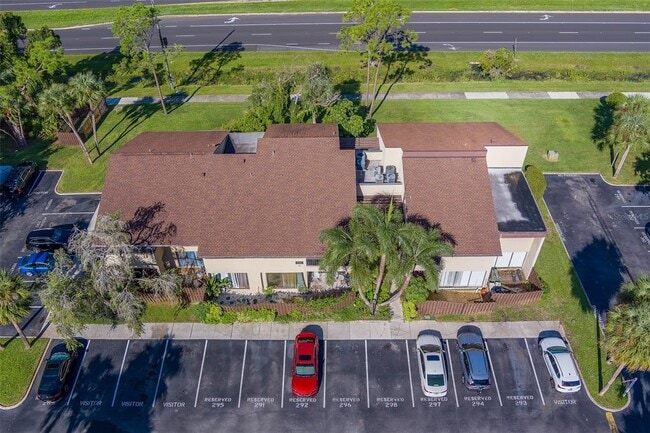 Primary Photo - 890 N Village Dr