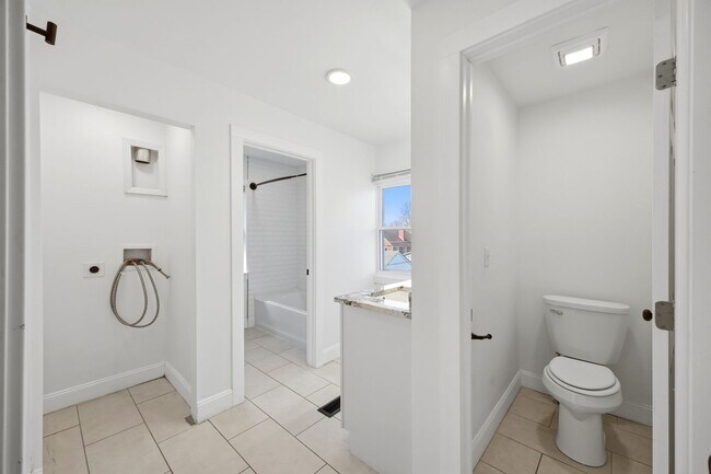 Building Photo - 415-417 S Huron Ave