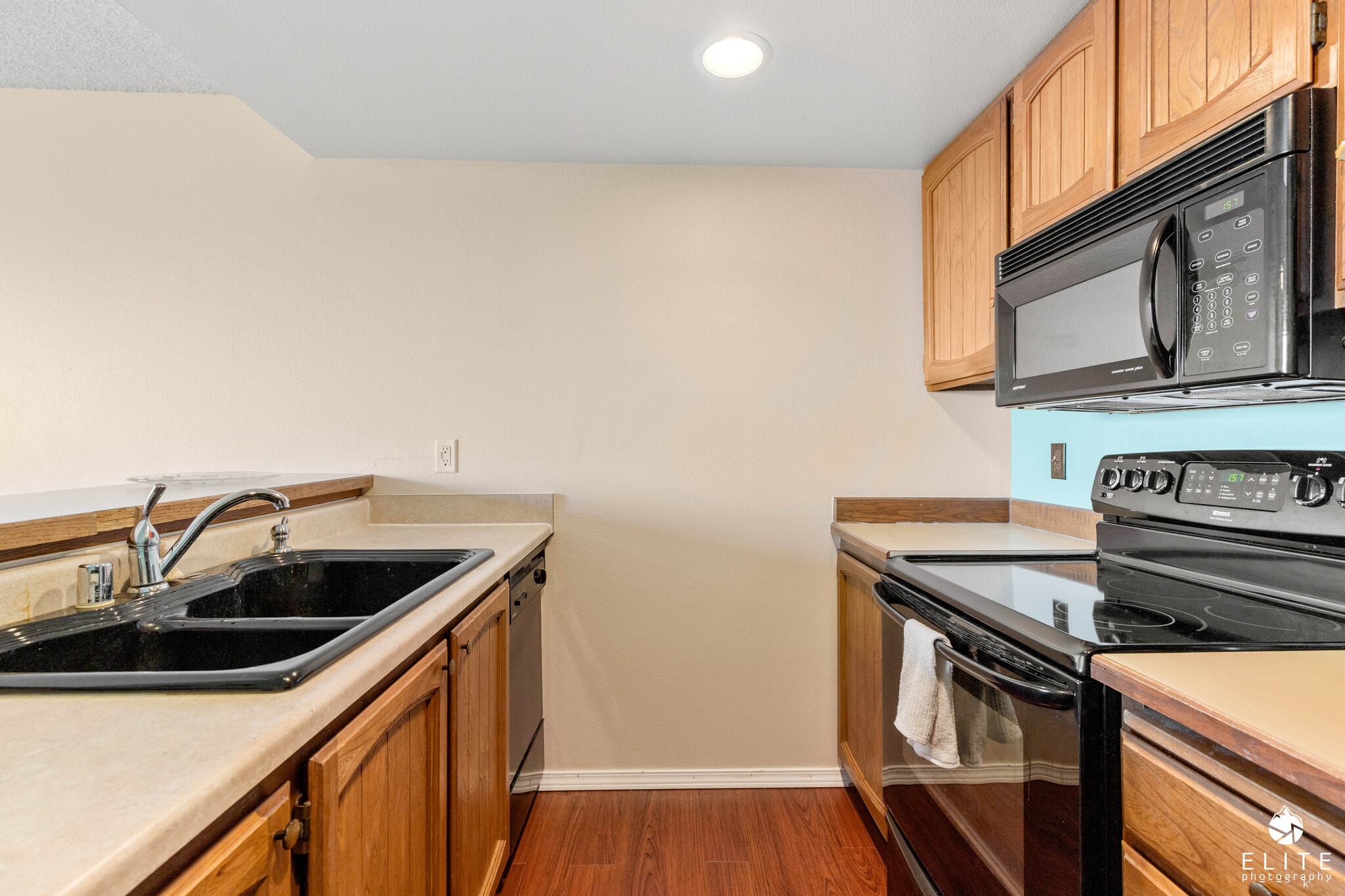 Building Photo - 9645 Independence Dr