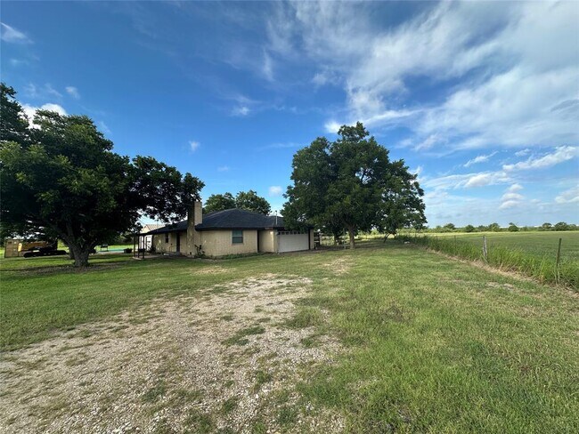 Building Photo - 3150 Co Rd 152