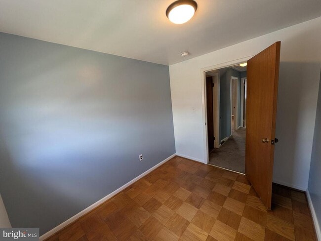 Building Photo - 1111 Circle Dr