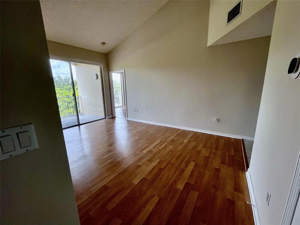 Building Photo - 7085 Nova Dr
