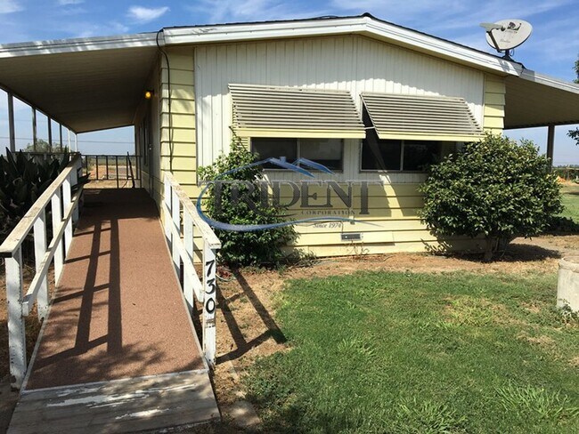 Building Photo - 2-bedroom, 2 bath manufactured home