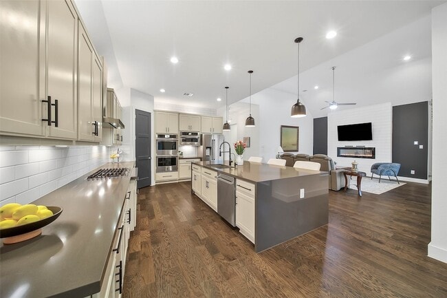 Building Photo - 1015 Oak Briar Ln
