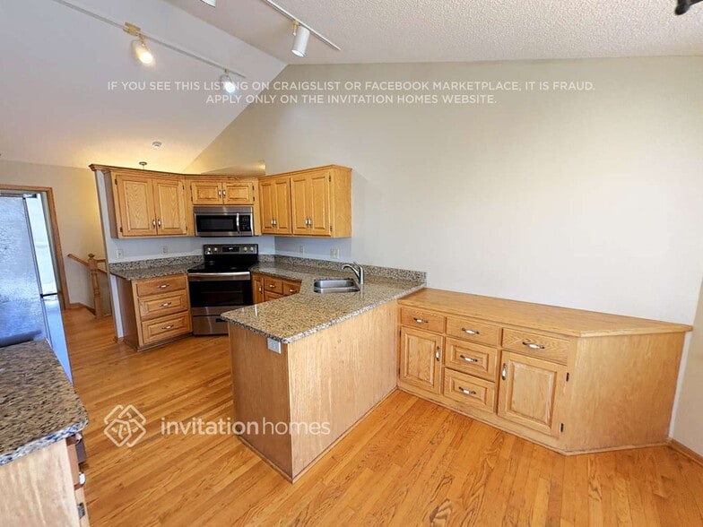 Building Photo - 21020 Floral Bay Dr N