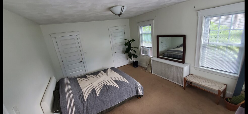 Building Photo - 183 Main St