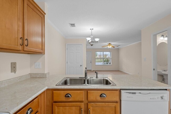 Building Photo - Large 2 Bedroom 2 1/2 Bath Dog Friendly Condo For Rent!