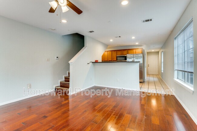 Building Photo - 1909 May St