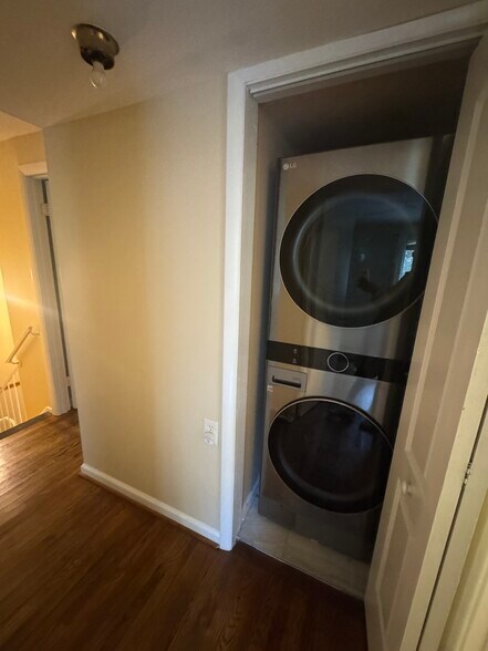 Laundry unit - 19621 Sparr Spring Rd