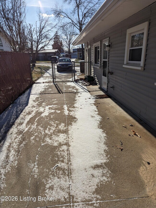 Building Photo - 1701 Brentmoor Ln