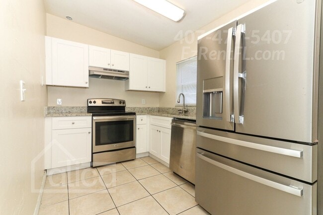 Building Photo - 4 Bed 1 Bath with Carport - Completely Rem...