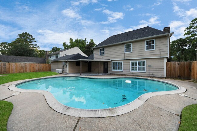 Building Photo - 1719 Saddlecreek Dr