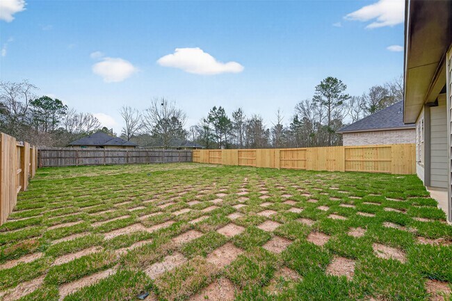 Building Photo - 1107 Lyle W Ave