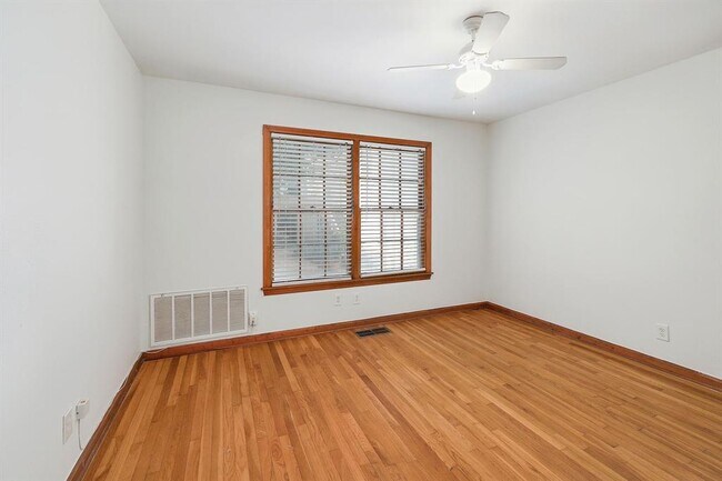 Building Photo - 1205 Palo Duro Rd