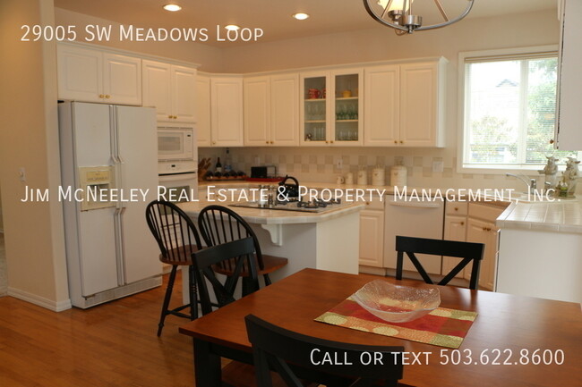 Building Photo - Highly Desirable Wilsonville Meadows Ranch...