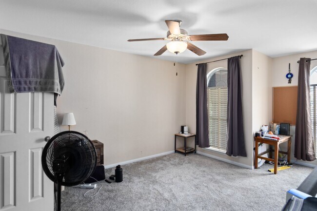 Building Photo - "FREE 2 WEEKS RENT! Spacious 4-Bedroom Oasis with 3.5 Baths at Harker Heights - 3,070 Sq Ft of Co...