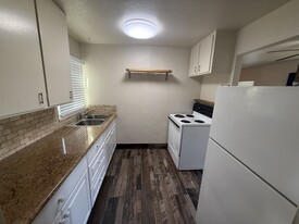 Building Photo - 539 Terminal Ave