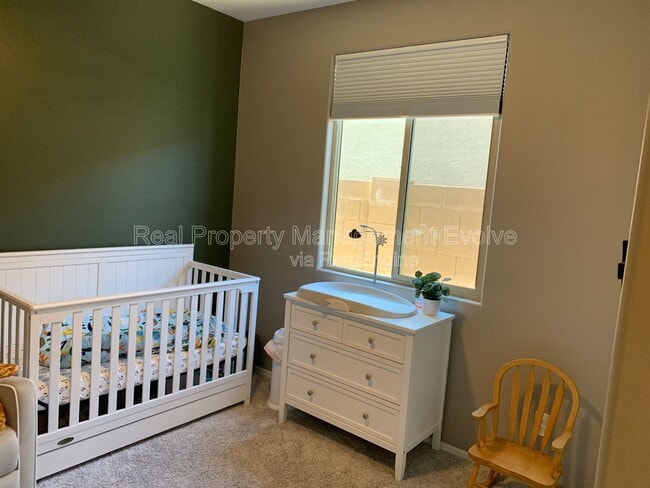 Building Photo - 8721 W MacKenzie Dr