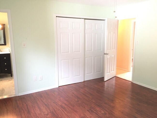 Building Photo - COMING SOON - GORGEOUS - LAKE BRADDOCK