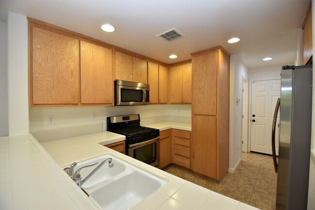 Building Photo - 3814 Black Butte Rd