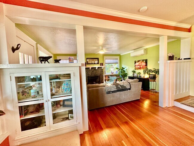 Building Photo - 3 Bedroom House For Rent In White Salmon
