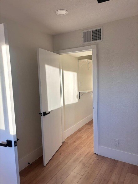 Building Photo - 8233 N 29th Ave