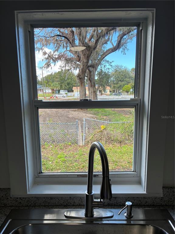 Building Photo - 812 Marion St