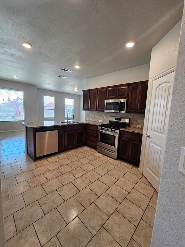 Building Photo - 7208 Brooks Ranch Rd