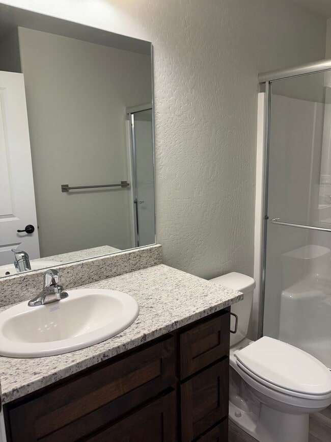 Building Photo - 1 Bedroom, 1 Bath in Central Point