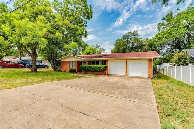 Building Photo - 4712 Frontier Trail
