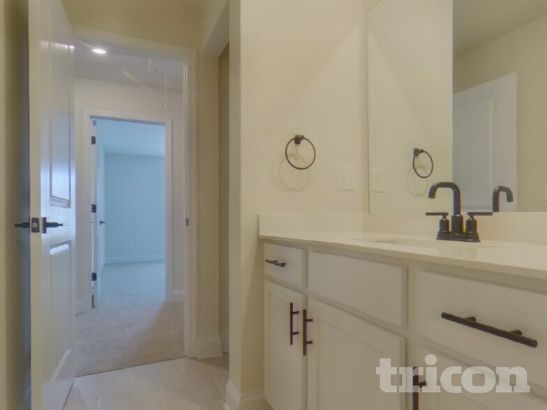 Building Photo - 446 Cantrell Dr