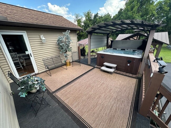 Building Photo - FULLY FURNISHED, SINGLE-FAMILY HOME IN NOR...