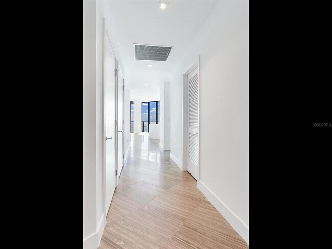 Building Photo - 3101 Bayshore Blvd