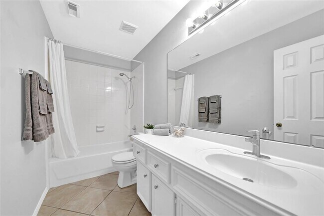 Building Photo - 2411 Colonial Springs Ln