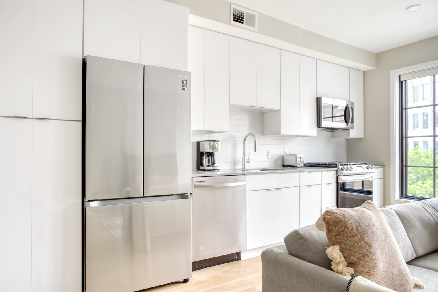 Building Photo - 2210 Wisconsin Ave NW