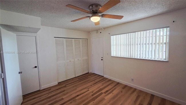 Building Photo - 650 Tennis Club Dr