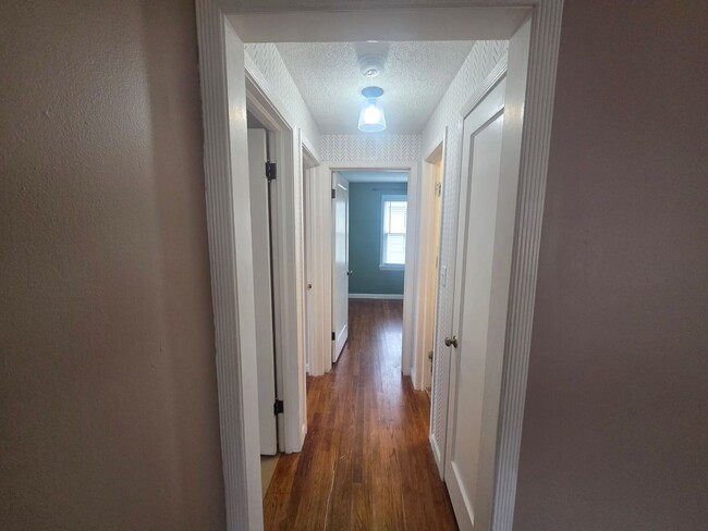 Building Photo - Audubon-Downriver Neighborhood 3+ bedroom, 1 bath corner lot with large, fenced yard