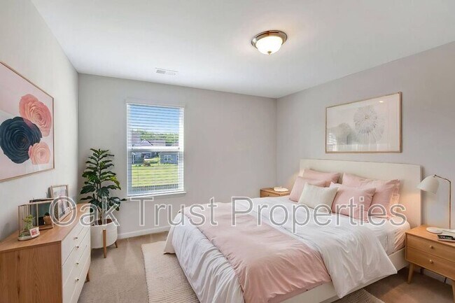 Building Photo - 215 Goshen Rd