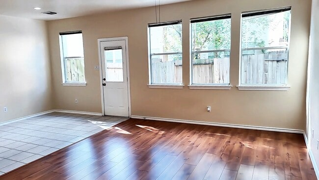 Building Photo - 39 S Camellia Grove Cir