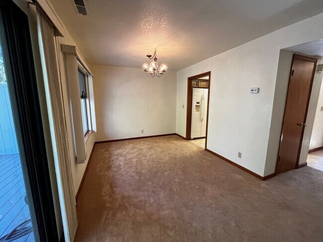 Building Photo - Charming Santa Cruz Townhouse: 3 Beds, 2.5...