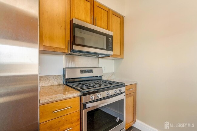 Building Photo - 1 Spring St