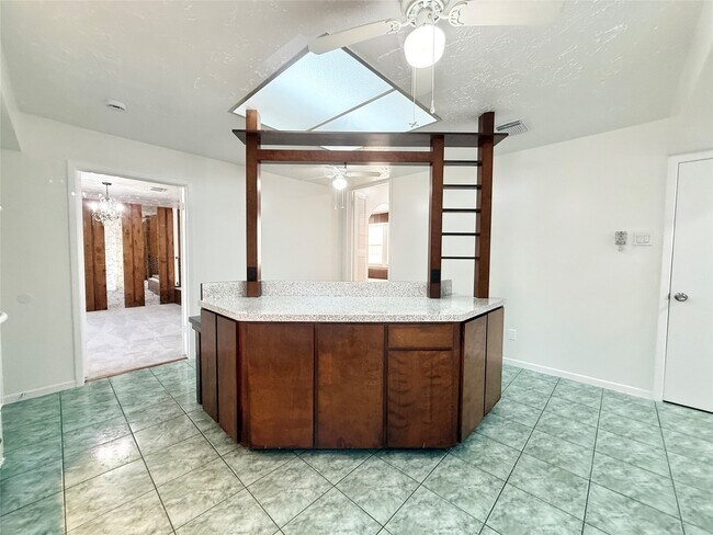 Building Photo - 10423 Kirkshire Dr