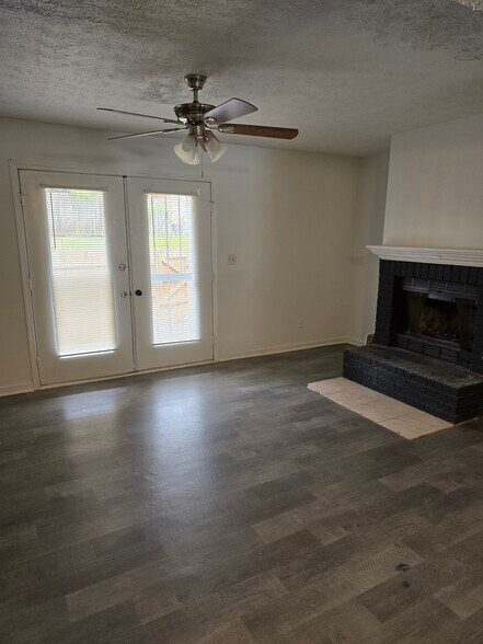 Living room - 4485 Golf Vista Cir