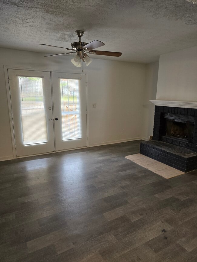 Living room - 4485 Golf Vista Cir