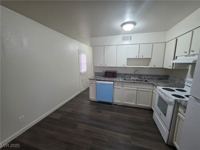 Building Photo - 6232 Blair Way