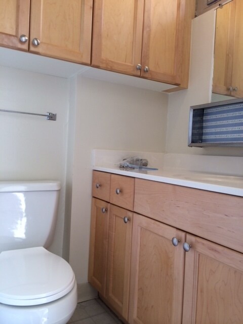 Building Photo - Available 06/01/26! Five Regents Studio with 1 Pkg $1,600.00 MONTH