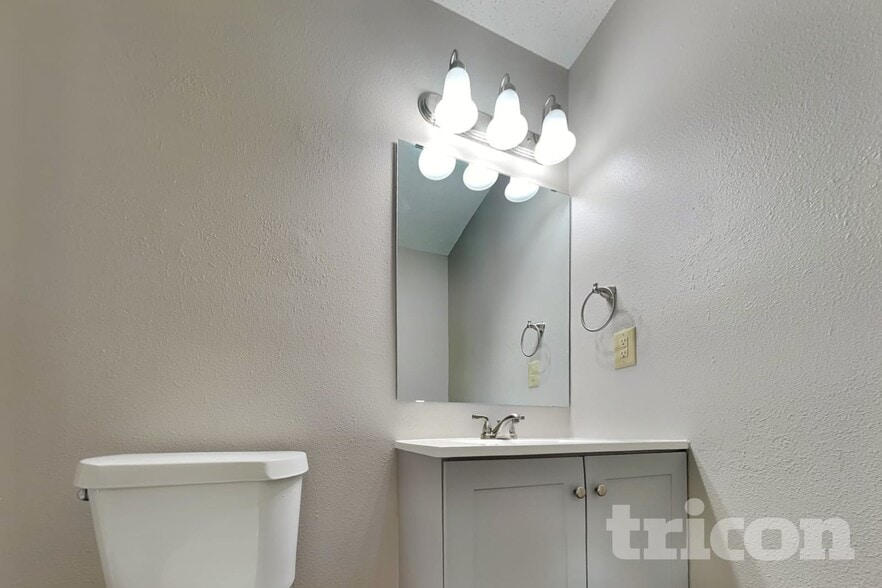 Building Photo - 14674 Fawn Hollow Ln